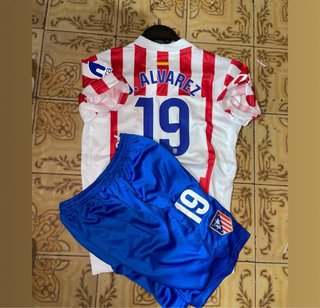 Equipación Atlético de Madrid niño T.12