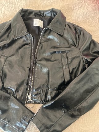 Chaqueta efecto piel Bershka niña Talla L