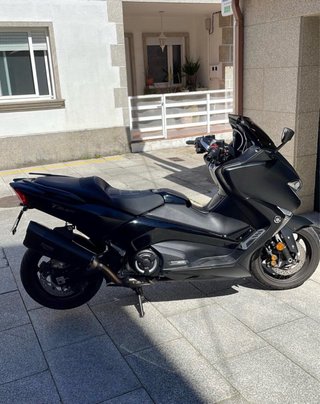 Yamaha TMAX 530 SX Negra