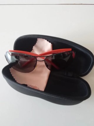 Gafas de sol Bikkembergs negras y naranjas