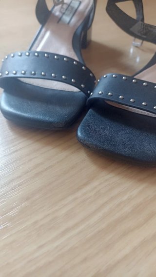 Sandalias Pepe Jeans tacón tachuelas T37