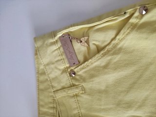 Pantaloni gialli taglia 16 anni
