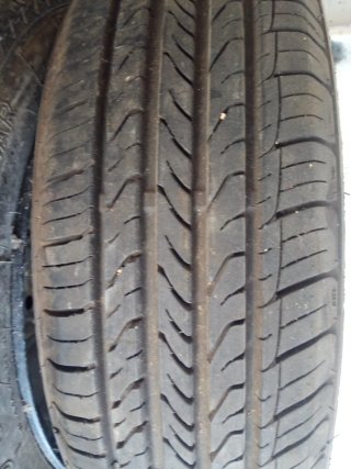 Neumático 165/70 R14 81T