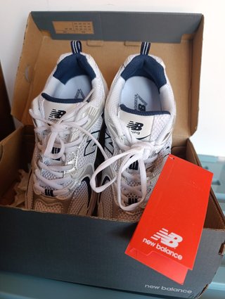 New Balance Argento/Bianco Taglia 39.5