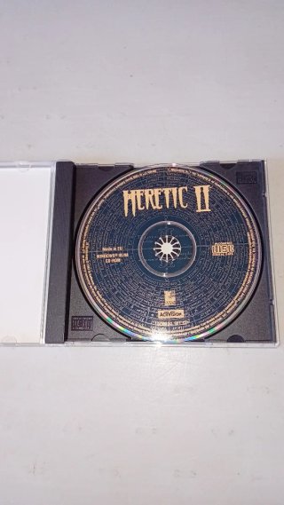 Heretic II PC CD-ROM Activision.