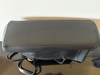 Borsa Michael Kors nera con dettagli oro