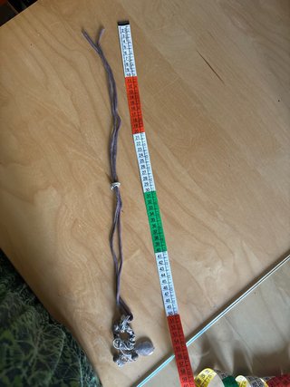 Collana con pietre e decori metallo