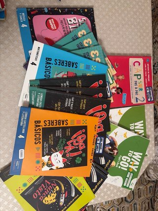 Se venden libros de 4 de primaria,Edelvives.
