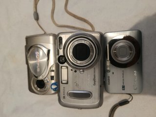Lote 2 Fotocamere Digitali Olympus e Kodak