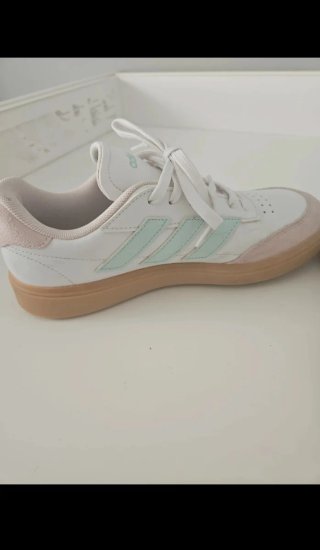 Zapatillas Adidas Blancas y Rosas