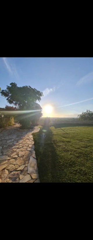 Masia de piedra,finca de 3 hectáreas frente al mar