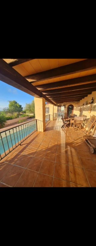 Masia de piedra,finca de 3 hectáreas frente al mar