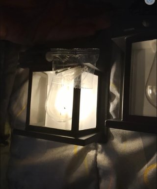 Lámpara solar con sensor de movimiento