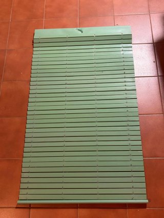 Persianas enrollables verdes