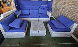 Conjunto de terraza o jardín azul y gris