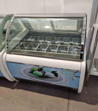 VITRINA EXPOSITORA DE HELADOS