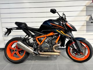 KTM Naked Moto Azul y Naranja