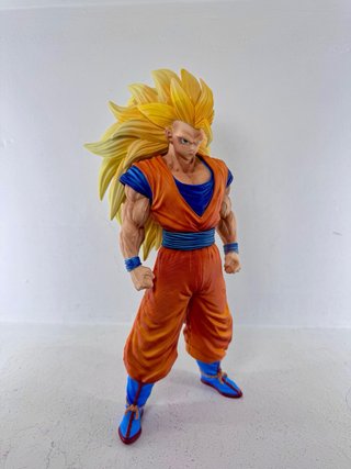 Statuetta Goku Super Saiyan 3 | Dragon Ball Z