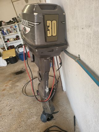 se vende 4 motores nauticos