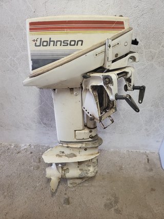 se vende 4 motores nauticos