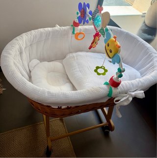 Cesta Moisés Mimbre con Soporte Ruedas