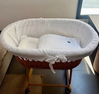 Cesta Moisés Mimbre con Soporte Ruedas