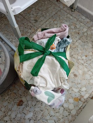 Cuna de bebé y accesorios