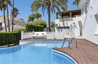Chalet en alquiler en Elviria en Marbella