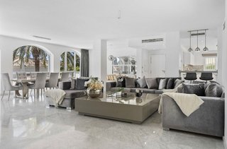 Chalet en alquiler en Elviria en Marbella