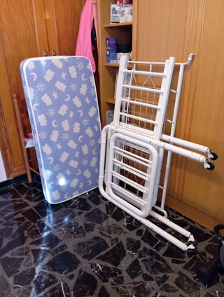 Cuna de hierro blanca y colchon