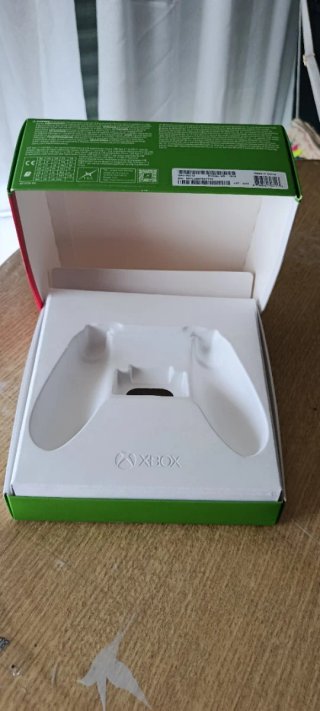 Caja Xbox Pulse Red