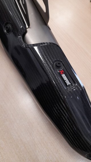 Akrapovič para 990 Duke
