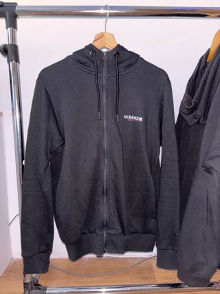 Chaqueta McKenzie Negra con Cremallera