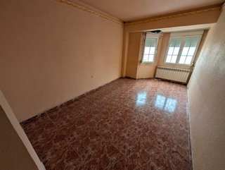PISO ECONÓMICO EN YECLA