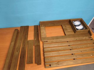 Tavolo da giardinaggio in legno