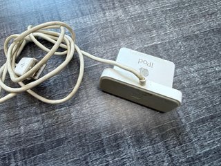 Apple iPod Shuffle Plata y Blanco