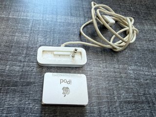 Apple iPod Shuffle Plata y Blanco