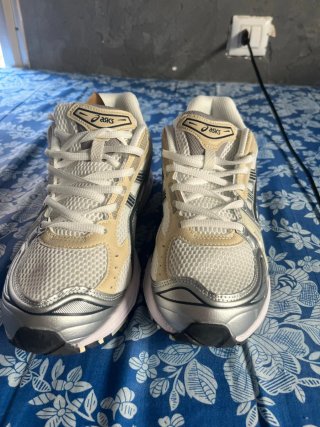 ASICS Botines Plata/Blanco Tengo tallas 44 y 45
