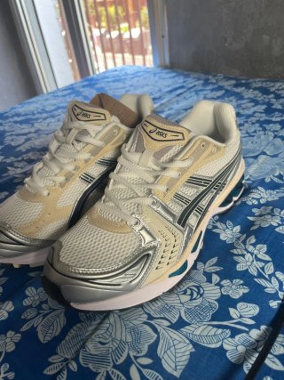ASICS Botines Plata/Blanco Tengo tallas 44 y 45