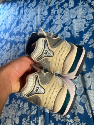 ASICS Botines Plata/Blanco Tengo tallas 44 y 45