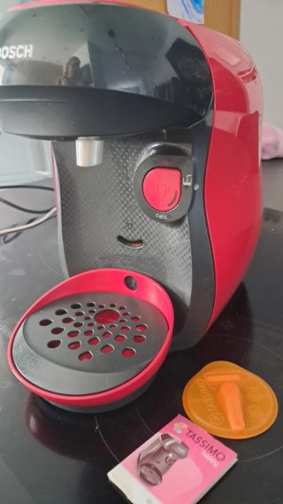 Cafetera Tassimo Bosch Roja