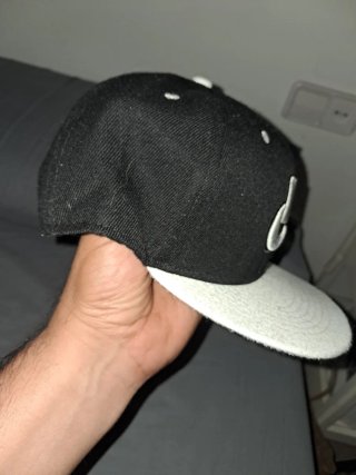 Gorra Nike Negra y Blanca Original