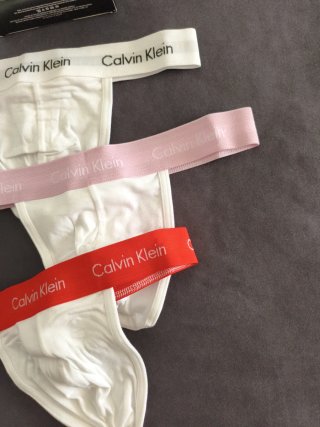 Lote 3 tangas Calvin Klein Tallas S y M