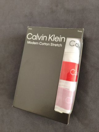 Lote 3 tangas Calvin Klein Tallas S y M