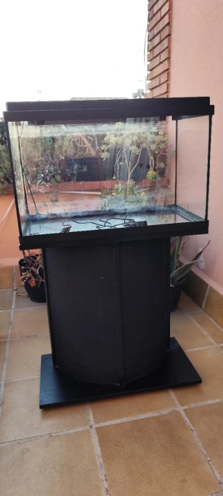 Acuario 65L con mueble marron-negro