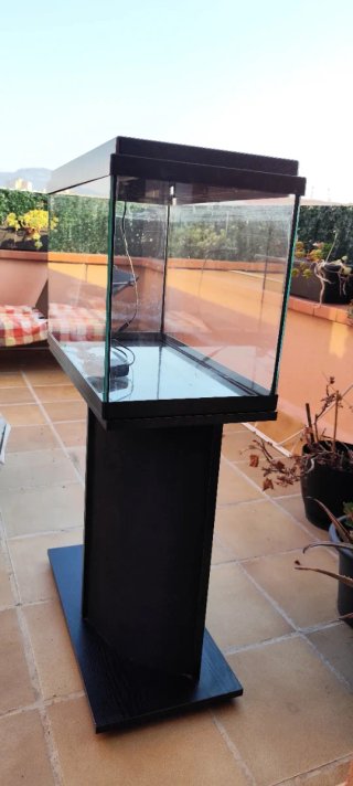 Acuario 65L con mueble marron-negro