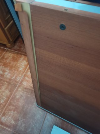 Mesa escritorio madera aglomerada con cajonera