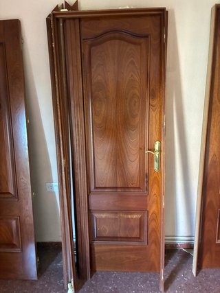 Puerta Madera Maciza con Marco