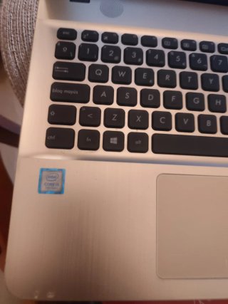 Ordenador portátil Asus Plata y Negro