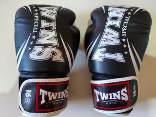 Guantes Twins 16oz